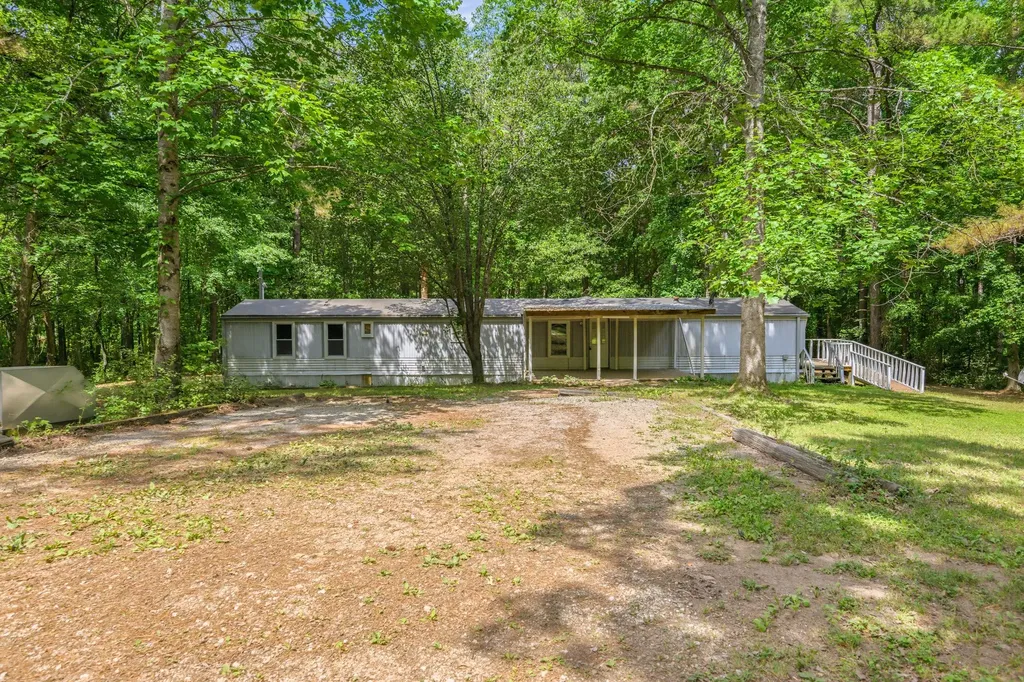 2417 Maytown Road Bruceton TN 38317