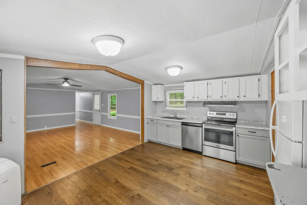 2417 Maytown Road Bruceton TN 38317