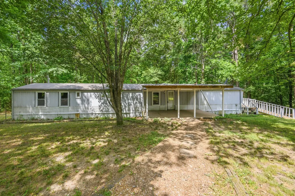 2417 Maytown Road Bruceton TN 38317