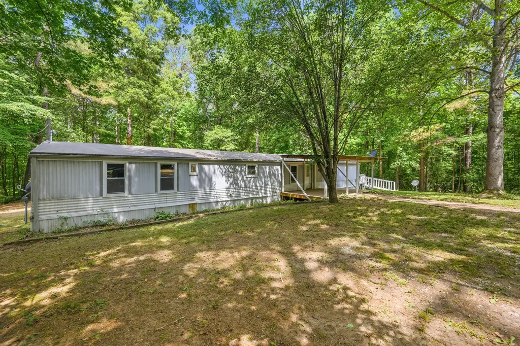 2417 Maytown Road Bruceton TN 38317