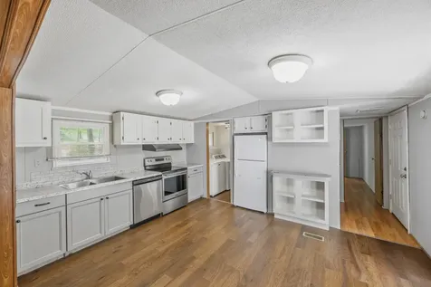 2417 Maytown Road Bruceton TN 38317