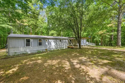 2417 Maytown Road Bruceton TN 38317