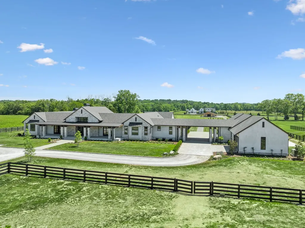 2077 Wilson Pike Franklin TN 37067