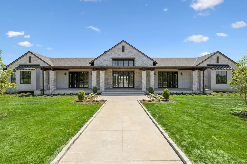 2077 Wilson Pike Franklin TN 37067
