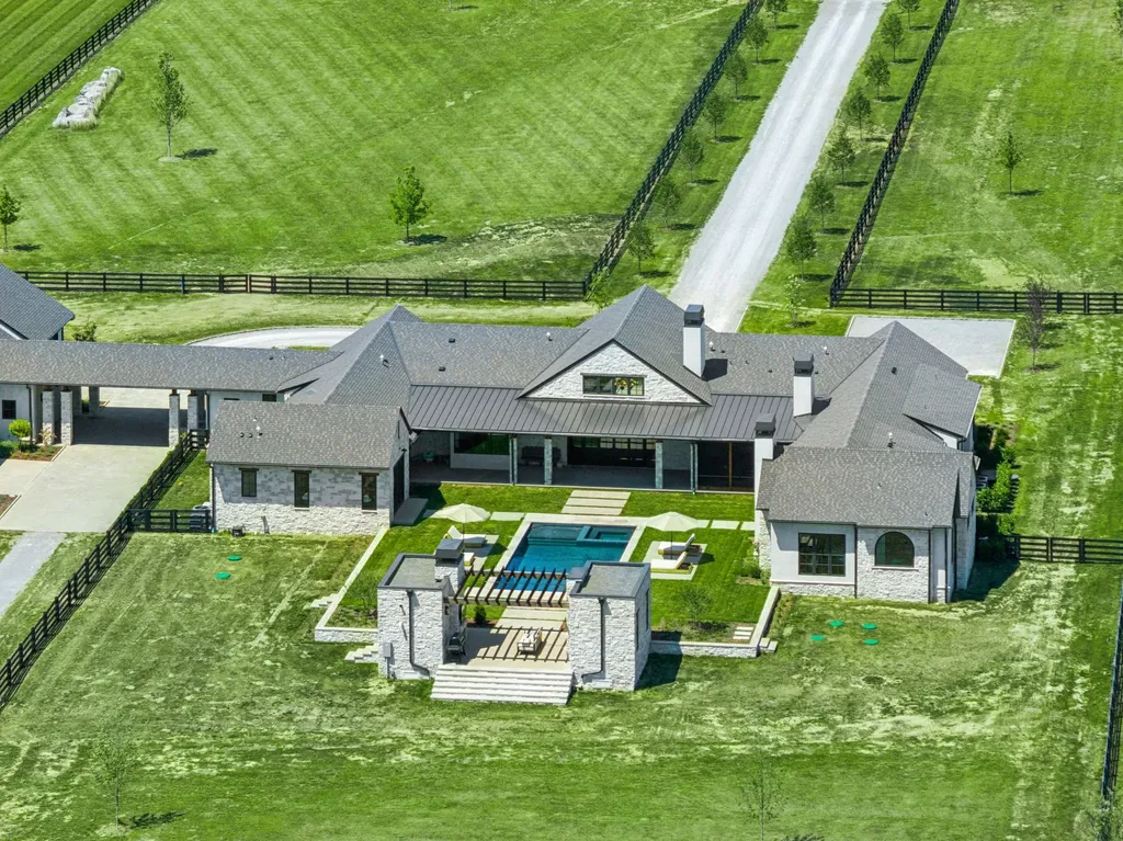 2077 Wilson Pike Franklin TN 37067