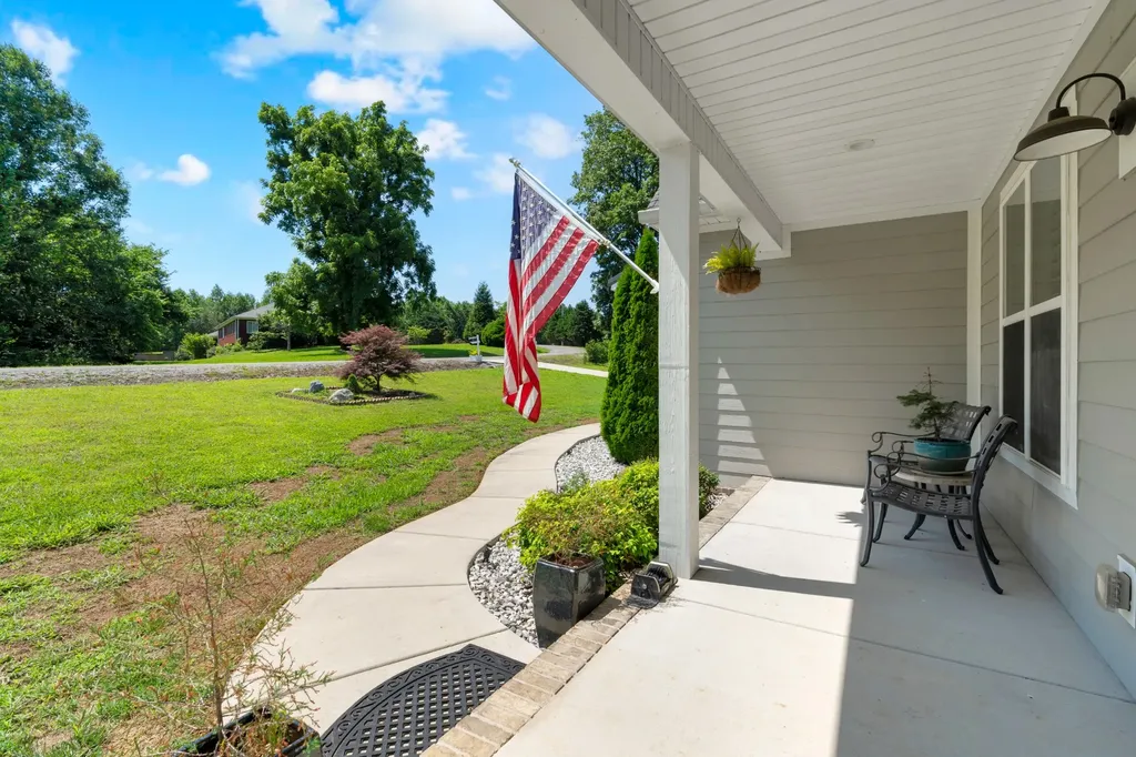 621 Lake Haven Drive Tullahoma TN 37388