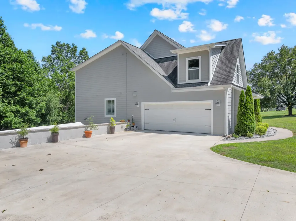 621 Lake Haven Drive Tullahoma TN 37388