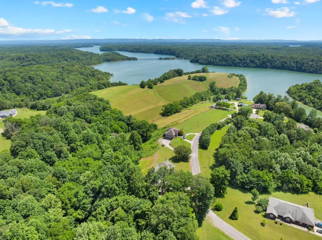 621 Lake Haven Drive Tullahoma TN 37388