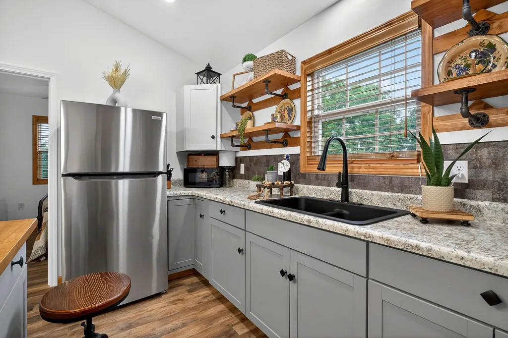 240 Dillon Lane Baxter TN 38544