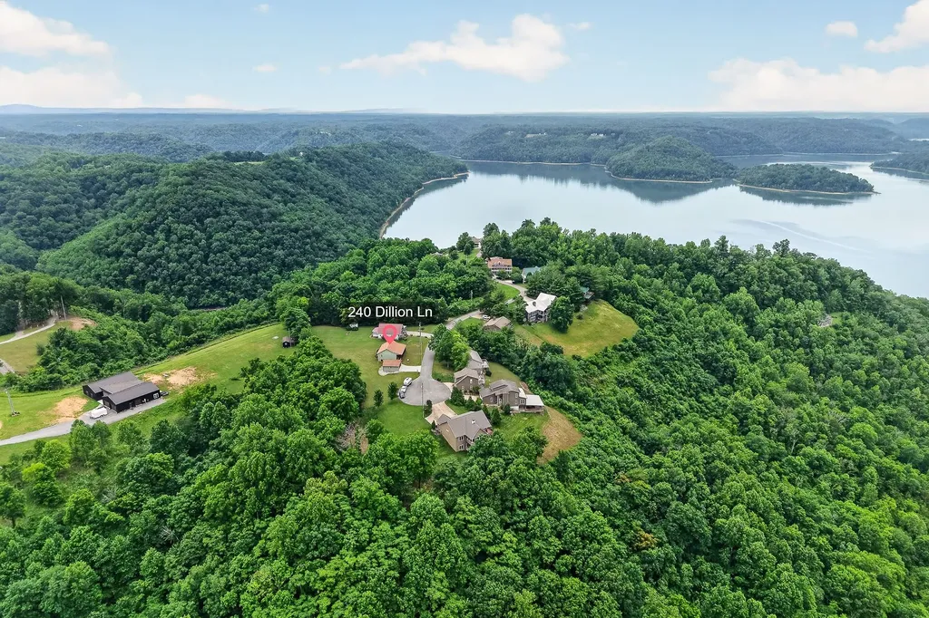 240 Dillon Lane Baxter TN 38544