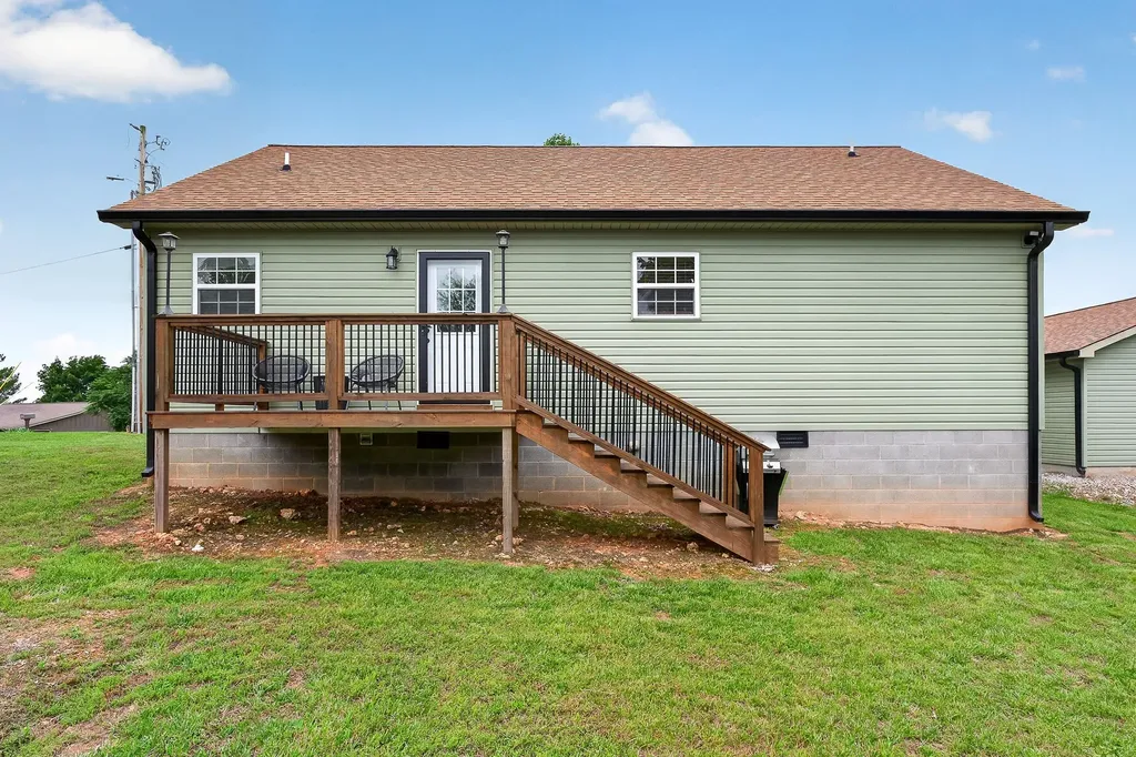 240 Dillon Lane Baxter TN 38544