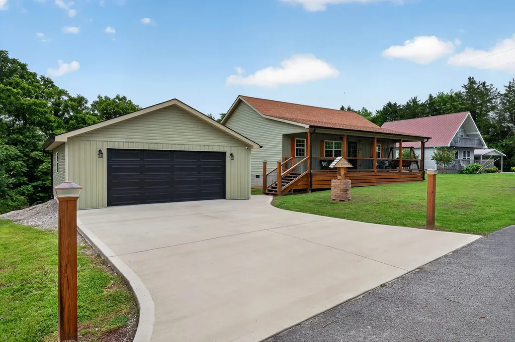 240 Dillon Lane Baxter TN 38544