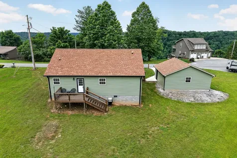 240 Dillon Lane Baxter TN 38544