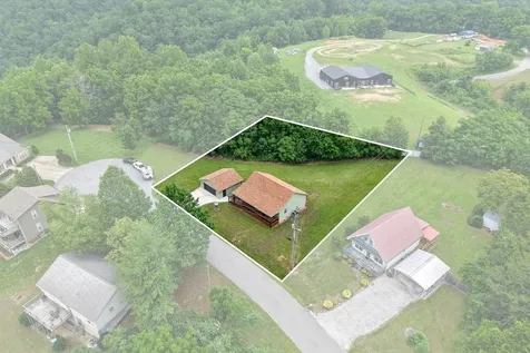 240 Dillon Lane Baxter TN 38544