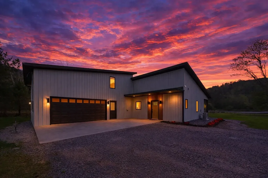 1483 Reagan Valley Road Tellico Plains TN 37385