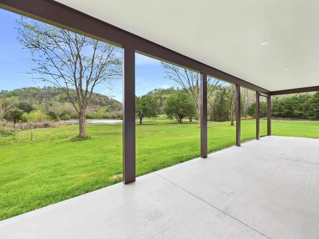 1483 Reagan Valley Road Tellico Plains TN 37385