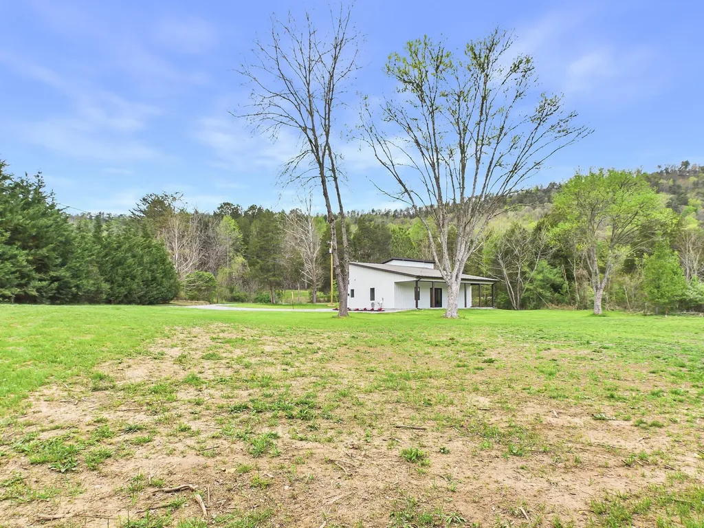 1483 Reagan Valley Road Tellico Plains TN 37385