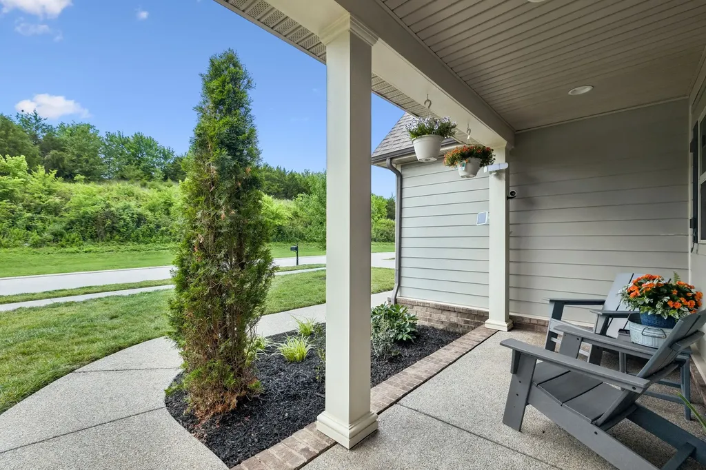 7016 Crimson Leaf Lane College Grove TN 37046