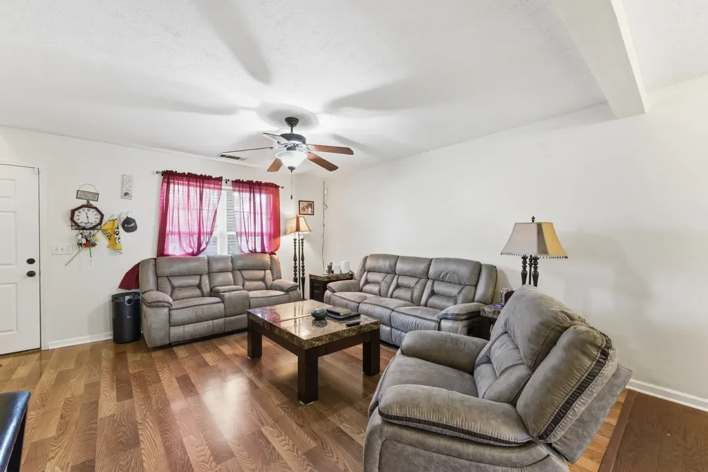 942 Lavergne Lane La Vergne TN 37086