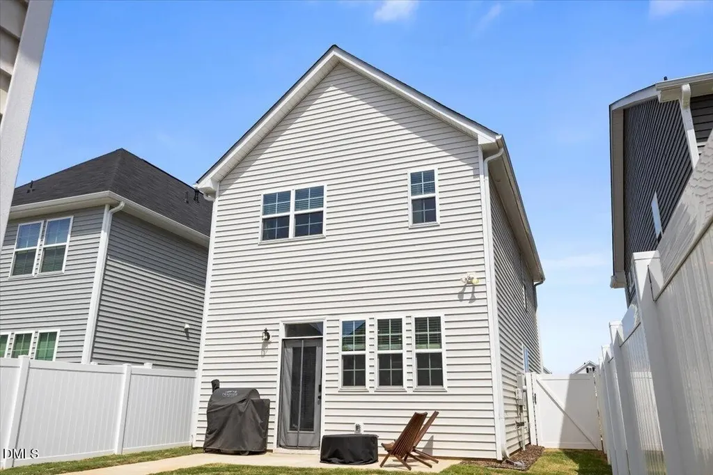 33 Pear Blossom Parkway Clayton NC 27520