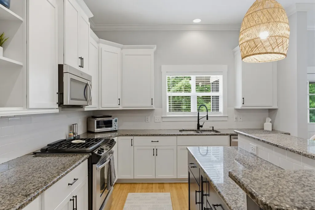 1321B Stratford Avenue Nashville TN 37216