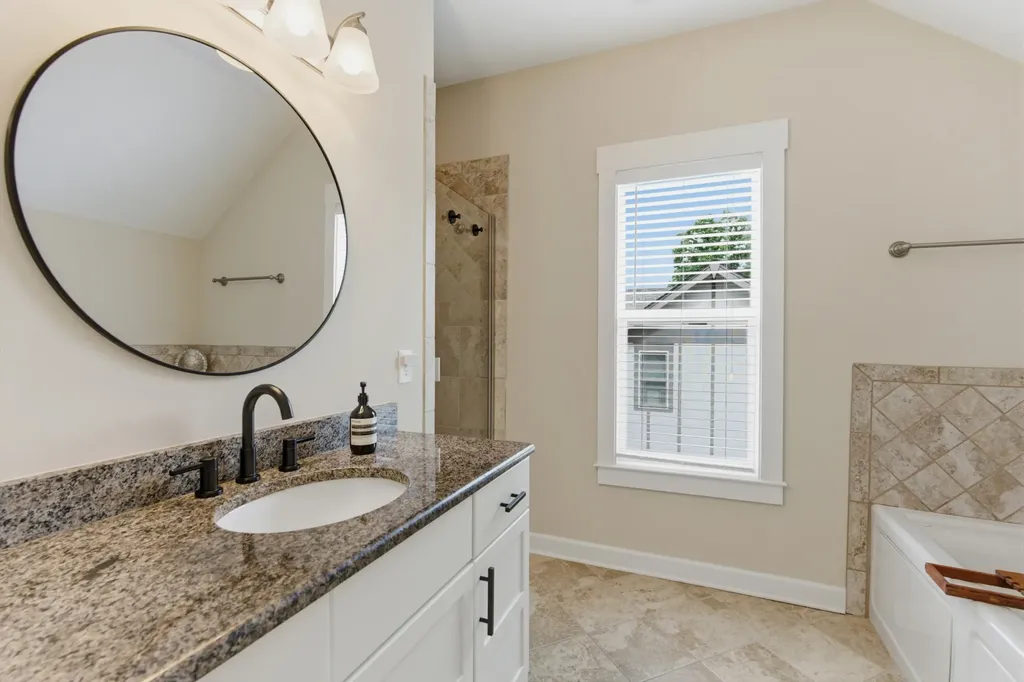 1321B Stratford Avenue Nashville TN 37216