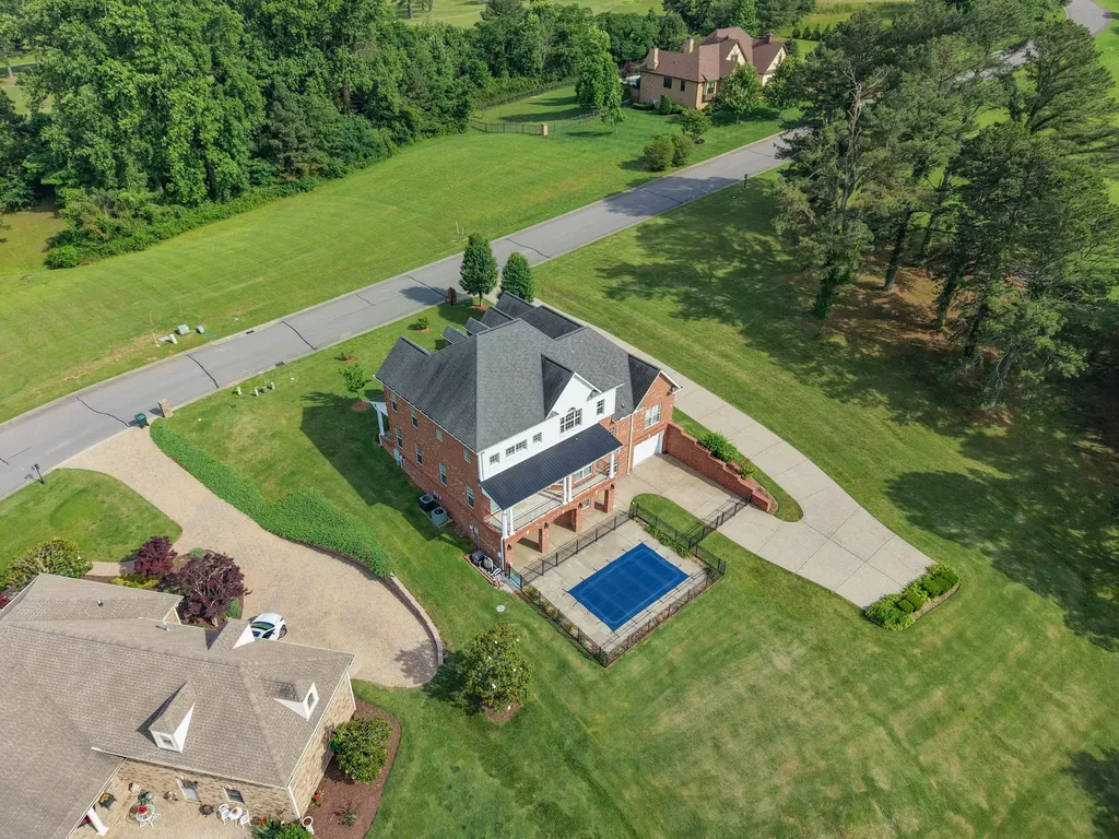 511 Country Club Drive Dickson TN 37055