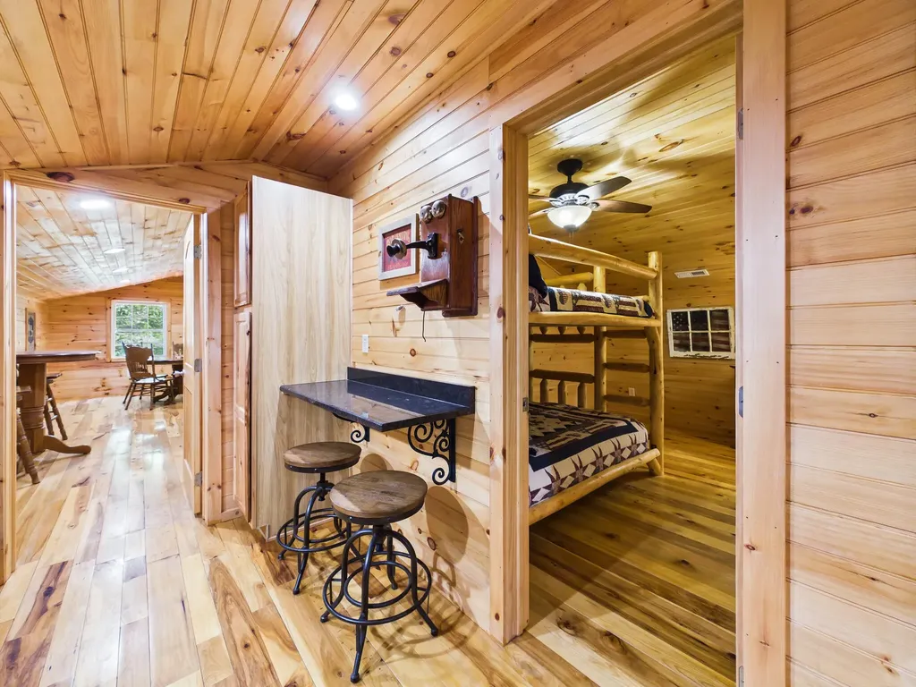 113 Rivendell Lane Tellico Plains TN 37385