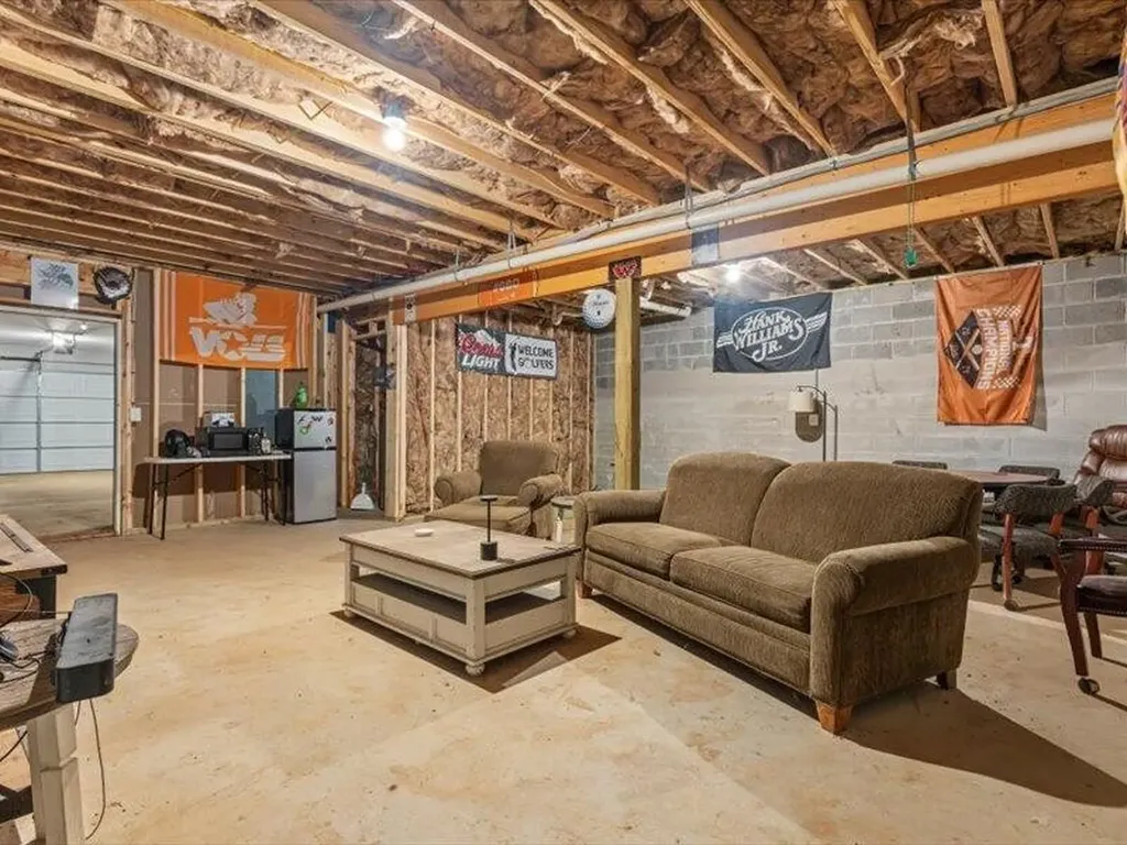 120 County Road 891 Etowah TN 37331