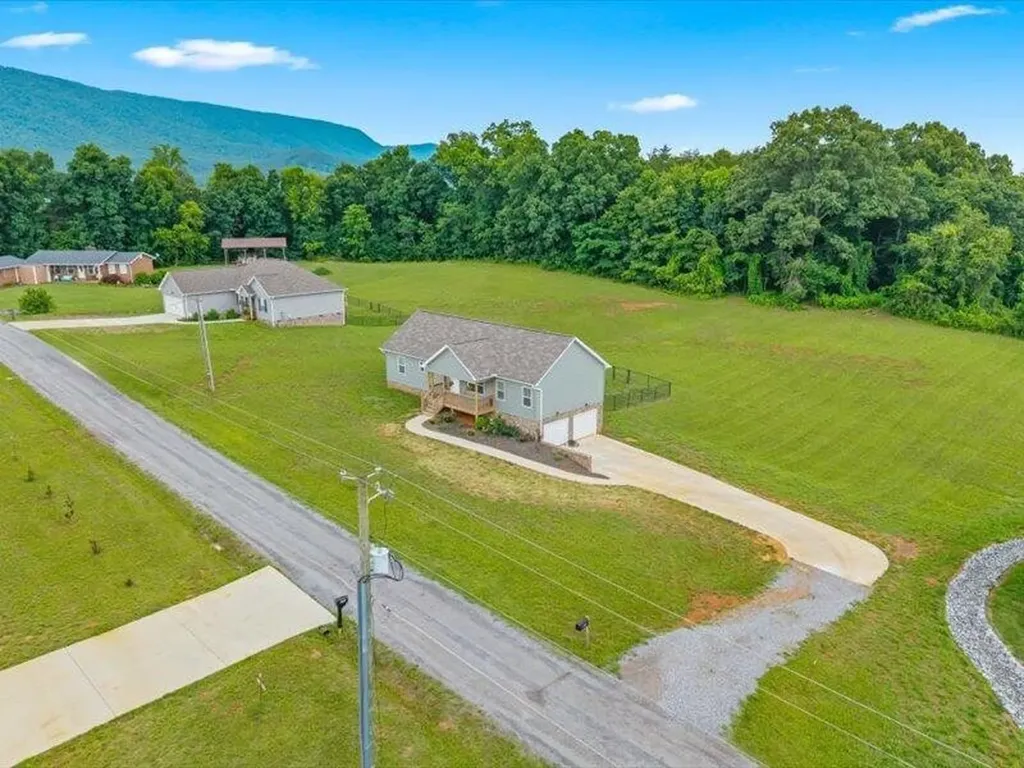 120 County Road 891 Etowah TN 37331