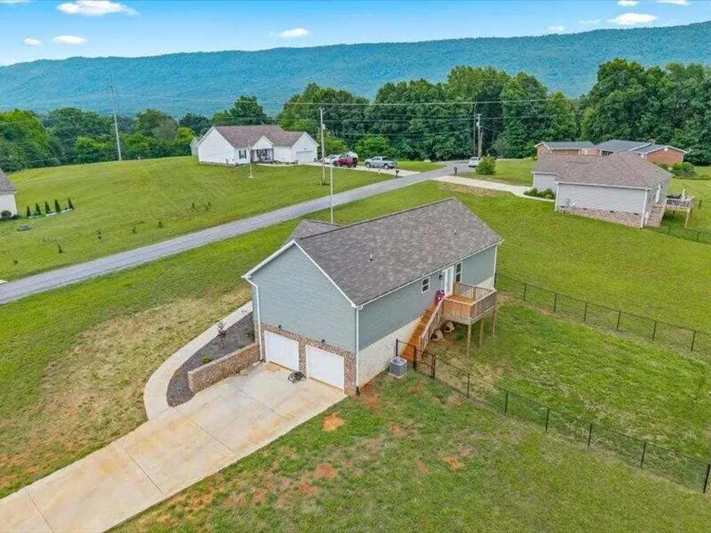 120 County Road 891 Etowah TN 37331