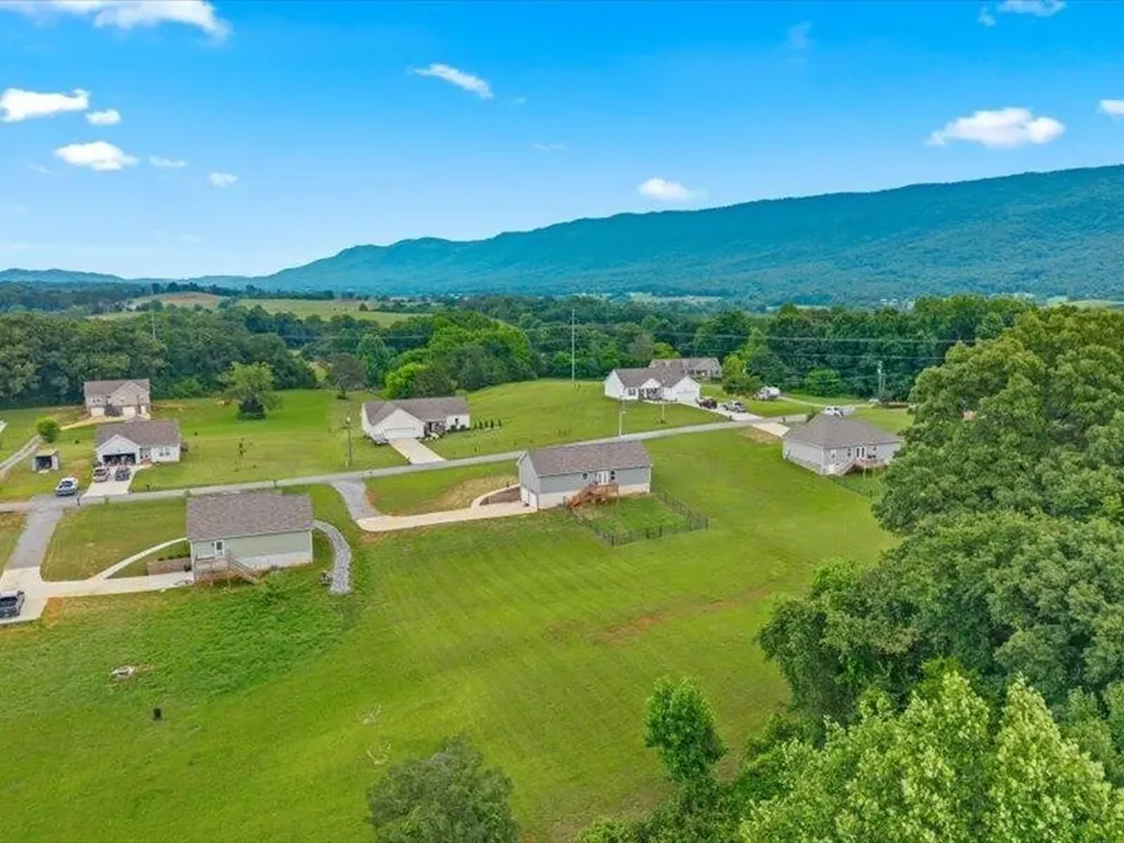 120 County Road 891 Etowah TN 37331