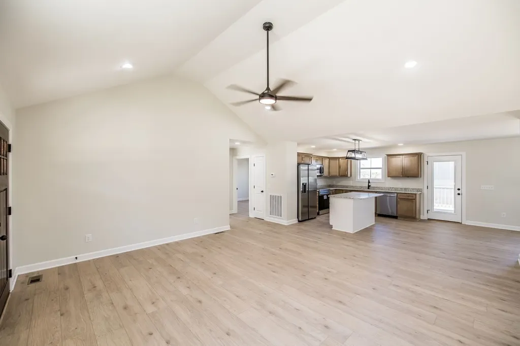 1260 Mount Olive Road Westmoreland TN 37186