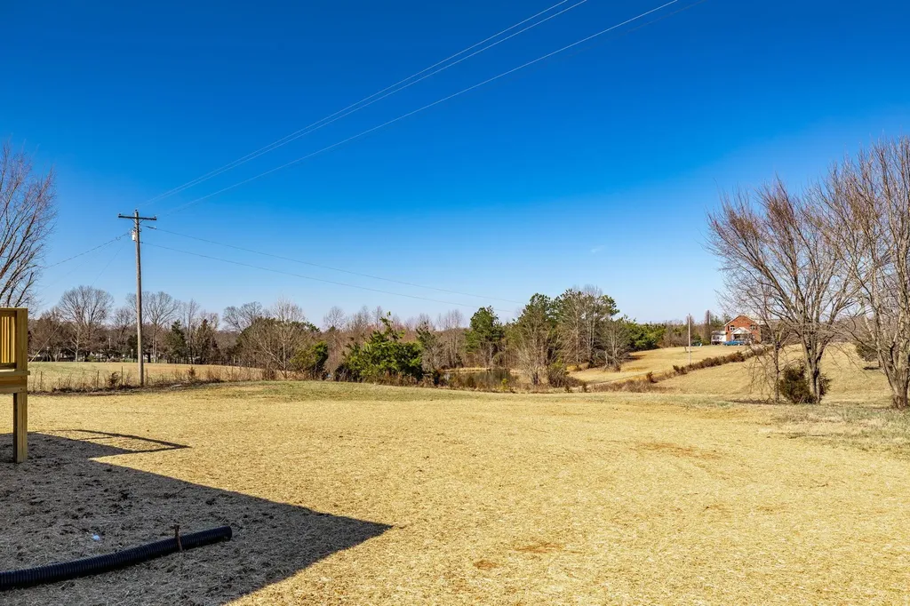 1260 Mount Olive Road Westmoreland TN 37186