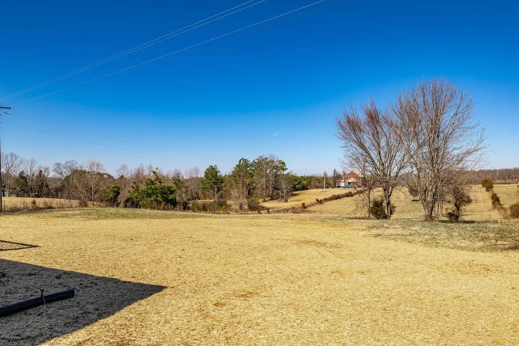 1260 Mount Olive Road Westmoreland TN 37186