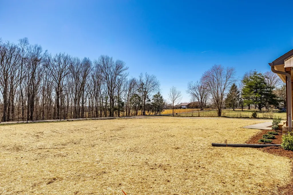 1260 Mount Olive Road Westmoreland TN 37186