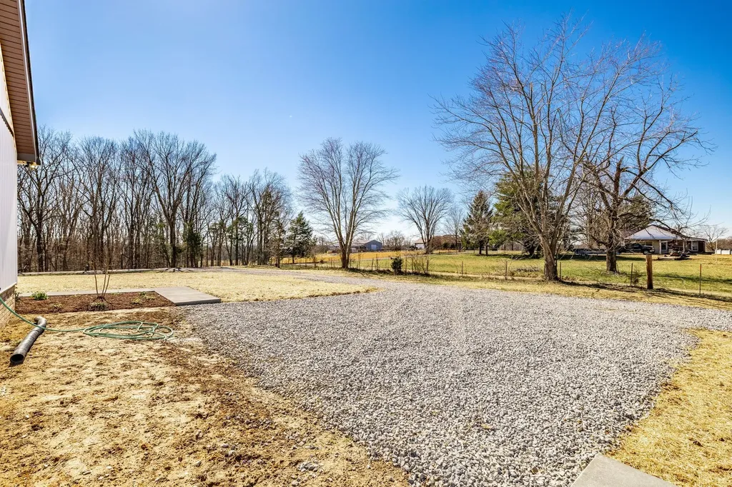 1260 Mount Olive Road Westmoreland TN 37186