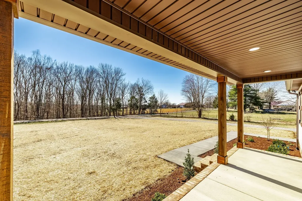 1260 Mount Olive Road Westmoreland TN 37186