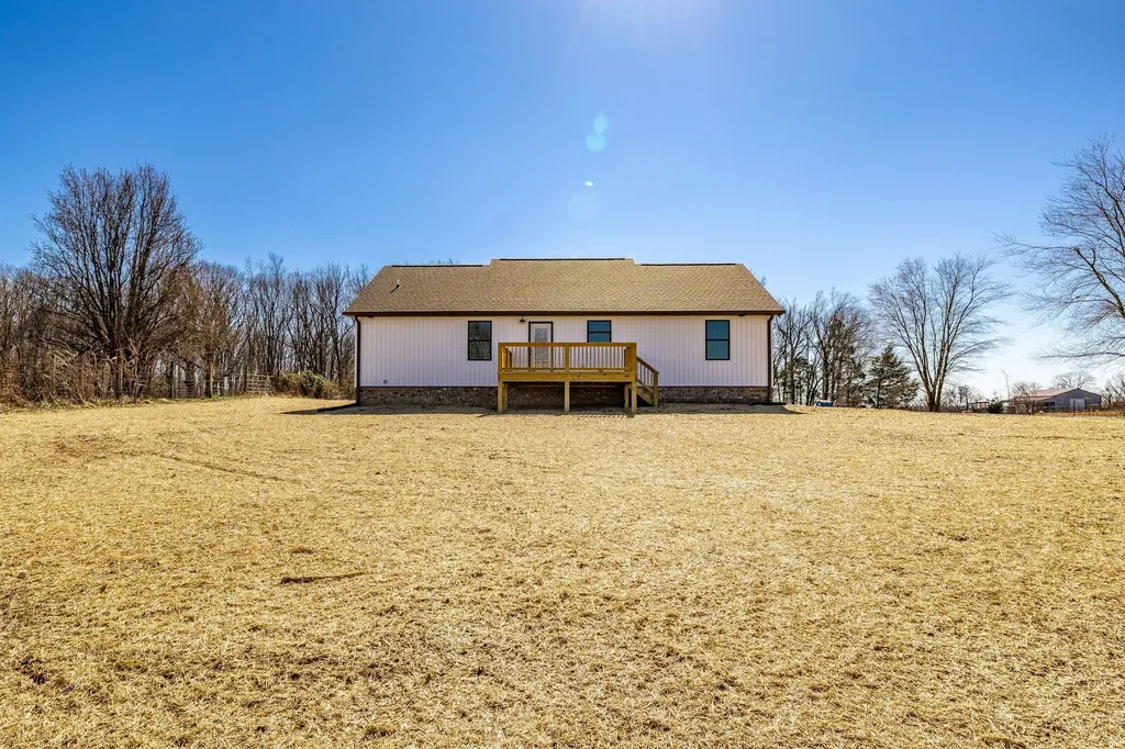 1260 Mount Olive Road Westmoreland TN 37186