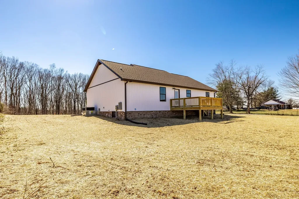 1260 Mount Olive Road Westmoreland TN 37186