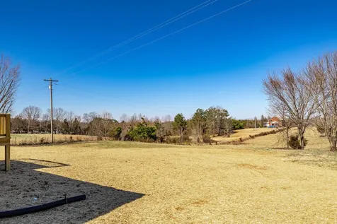 1260 Mount Olive Road Westmoreland TN 37186