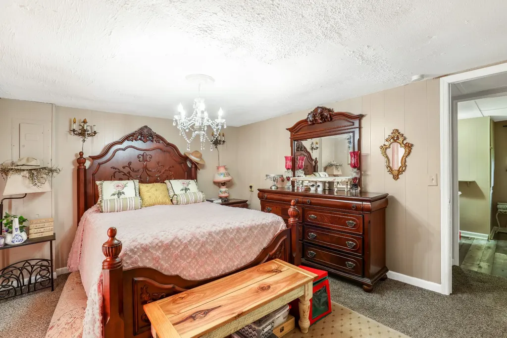 6016 Highland Road Orlinda TN 37141