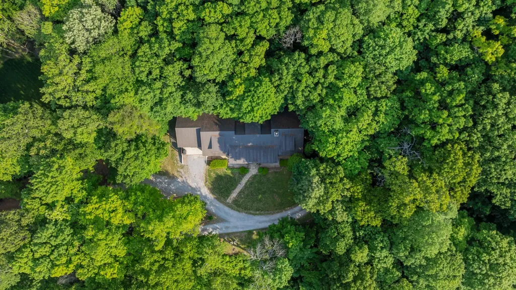 80 Unaka Drive Monteagle TN 37356