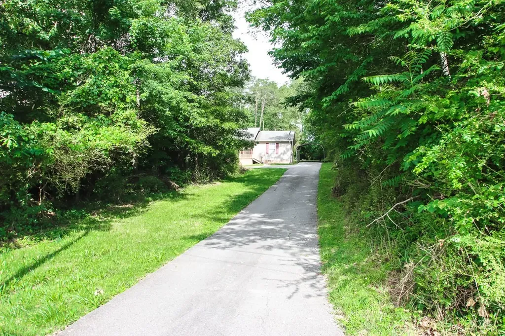 2464 Mcminnville Highway Sparta TN 38583