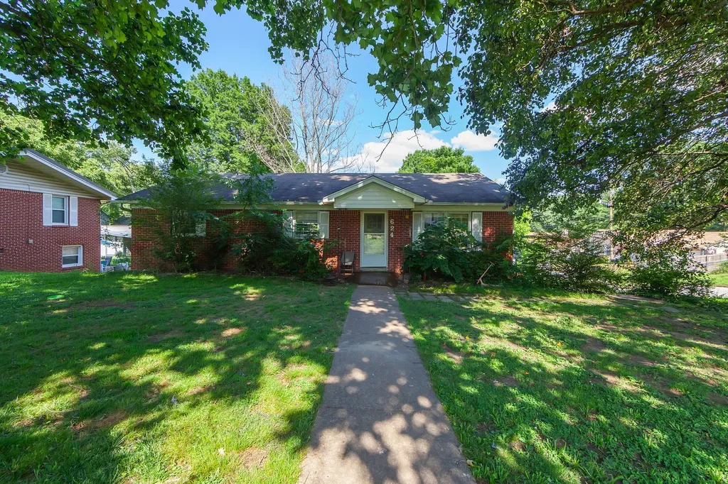 624 N 30th Avenue Humboldt TN 38343