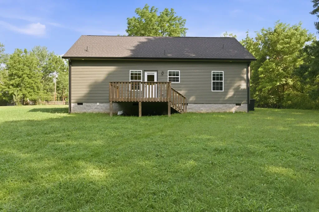 896 Hawkins Road White Bluff TN 37187