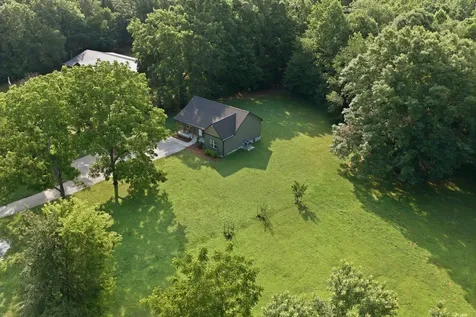 896 Hawkins Road White Bluff TN 37187