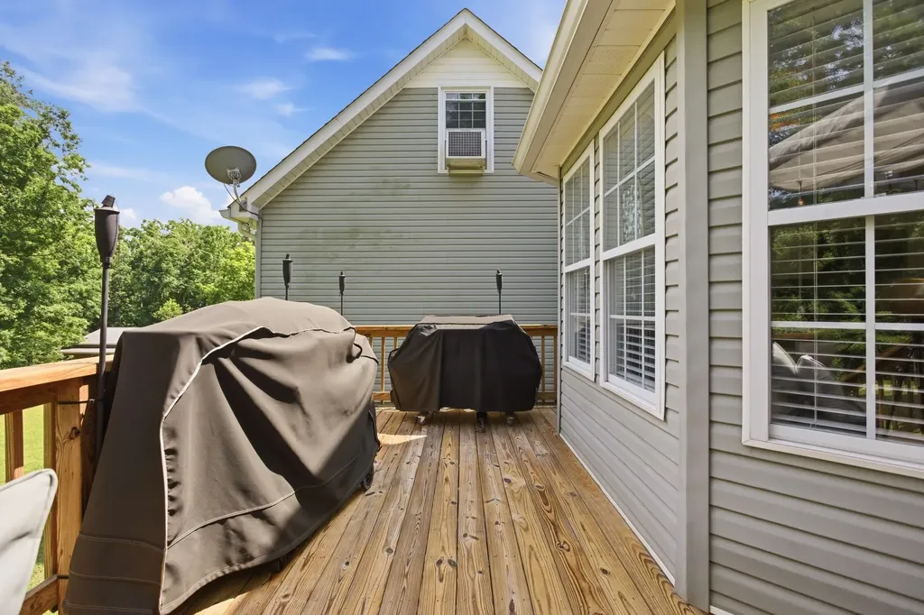 131 Pin Oaks Lane Hohenwald TN 38462