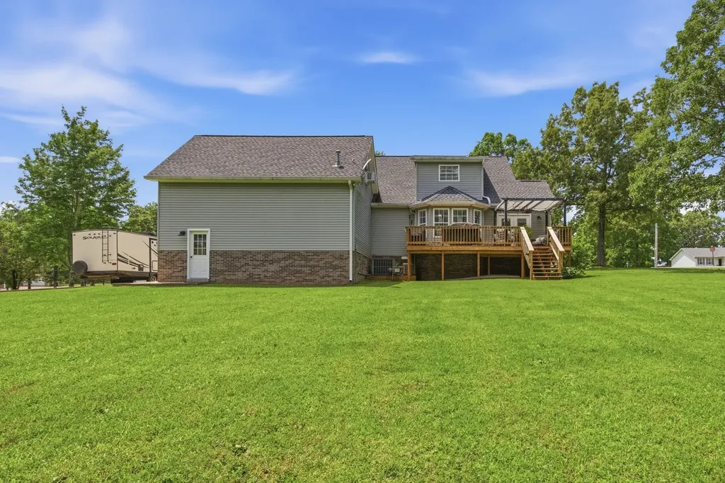 131 Pin Oaks Lane Hohenwald TN 38462
