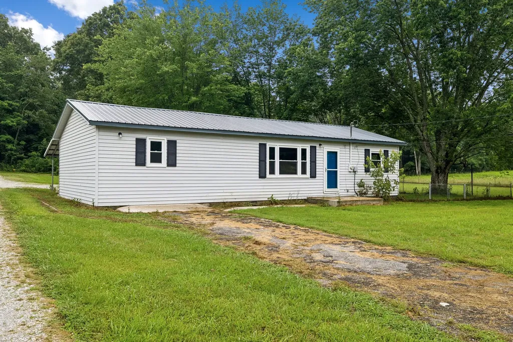 551 W 1st Street Hillsboro TN 37342